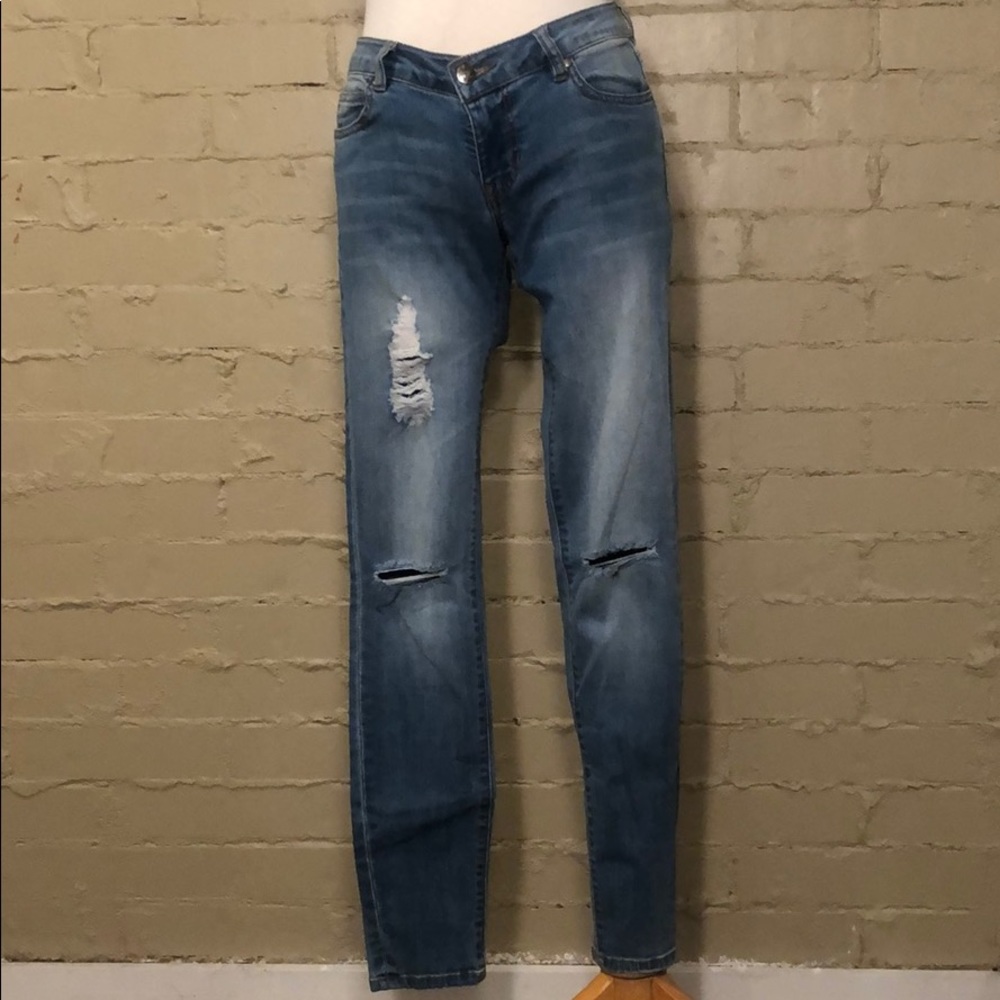 Wild Blue Distressed Denim: 3
